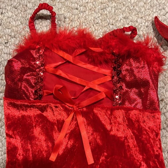 Girls, darling devil Halloween costume - Picture 5 of 15